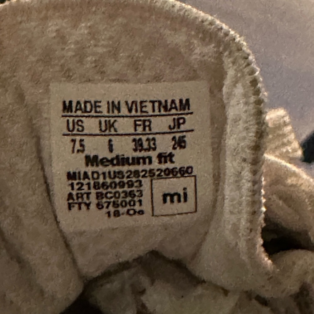Adidas Custom Made I-5923 - Picture 9 of 10